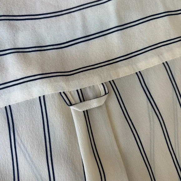 Massimo Dutti Mulberry Silk Button-up Stripe Shirt US4 white navy blue - Picture 4 of 8